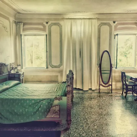 ホテル Cigolotti Vivaro