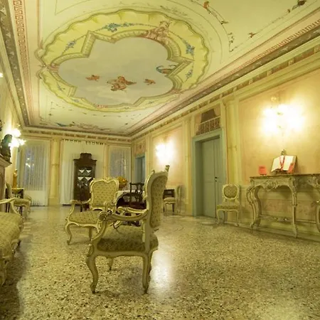 מלון Cigolotti 4*